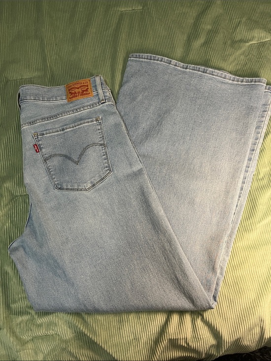 Levi's Denim - Levi's Women's 318 Shaping Wide-Leg Jeans